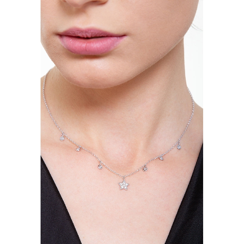 Collier en or blanc 18k avec pendentif étoile serti de diamants