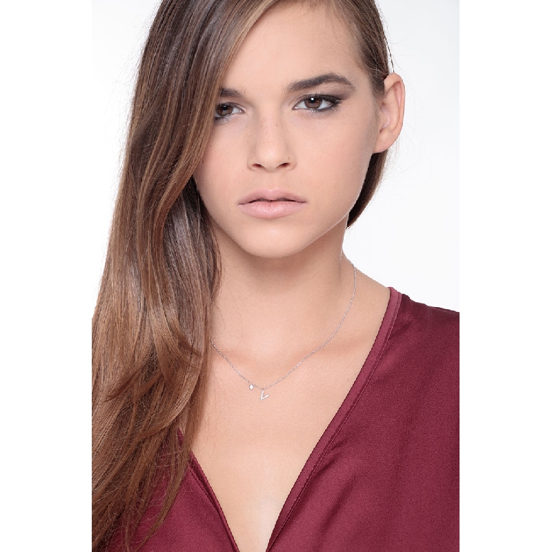 Collier or blanc 18k avec pendentif lettre V serti de diamants 