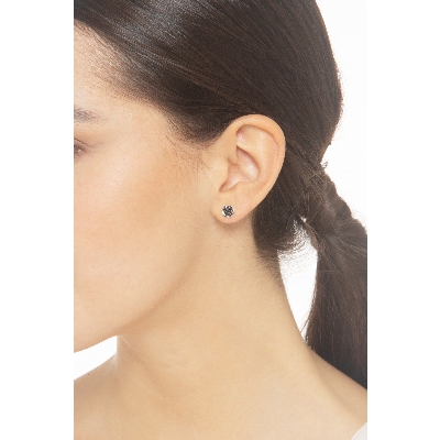 Mono boucle d'oreille en or blanc 18 carats en diamants noirs