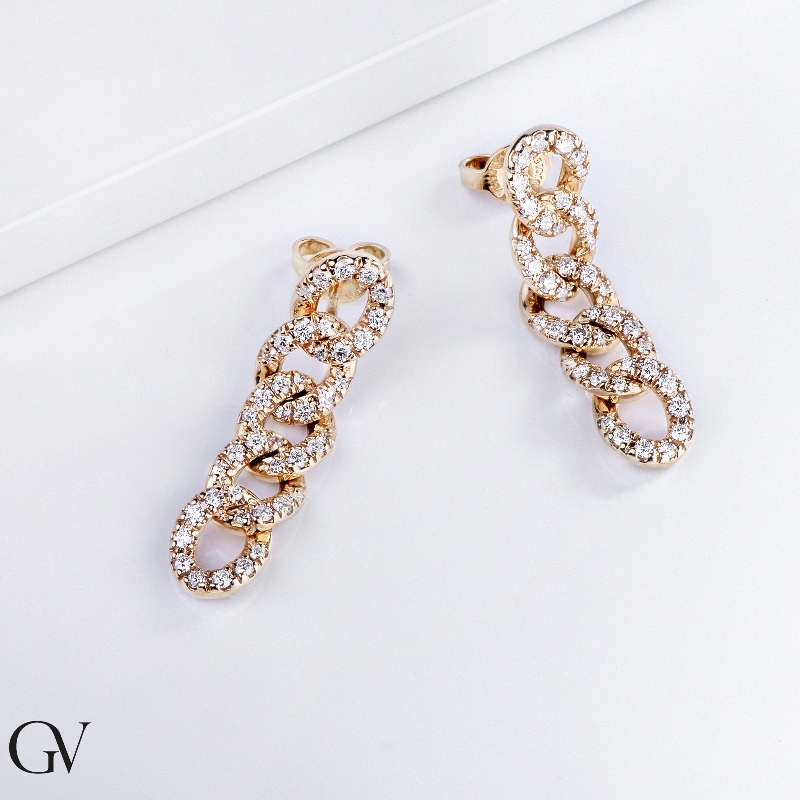Boucles d'oreilles en or jaune 18k et diamants