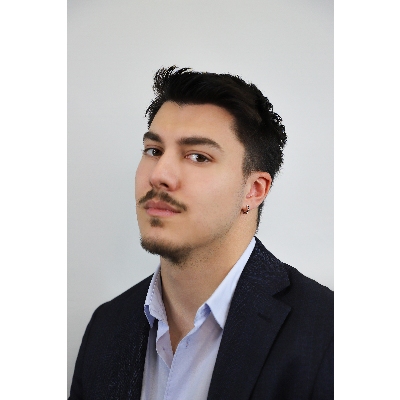 Mono boucle d'oreille créoles en or blanc 18 k et diamants noirs