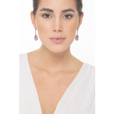 Boucles d’oreilles en or blanc 18k avec saphirs roses en forme de goutte d’environ 15x10 mm et diamants