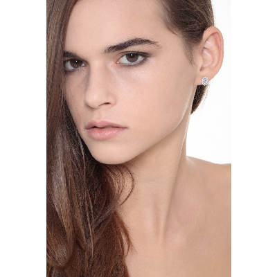 Boucles d'Oreilles en Or Blanc 18k avec AigueMarine Ovale et Diamants