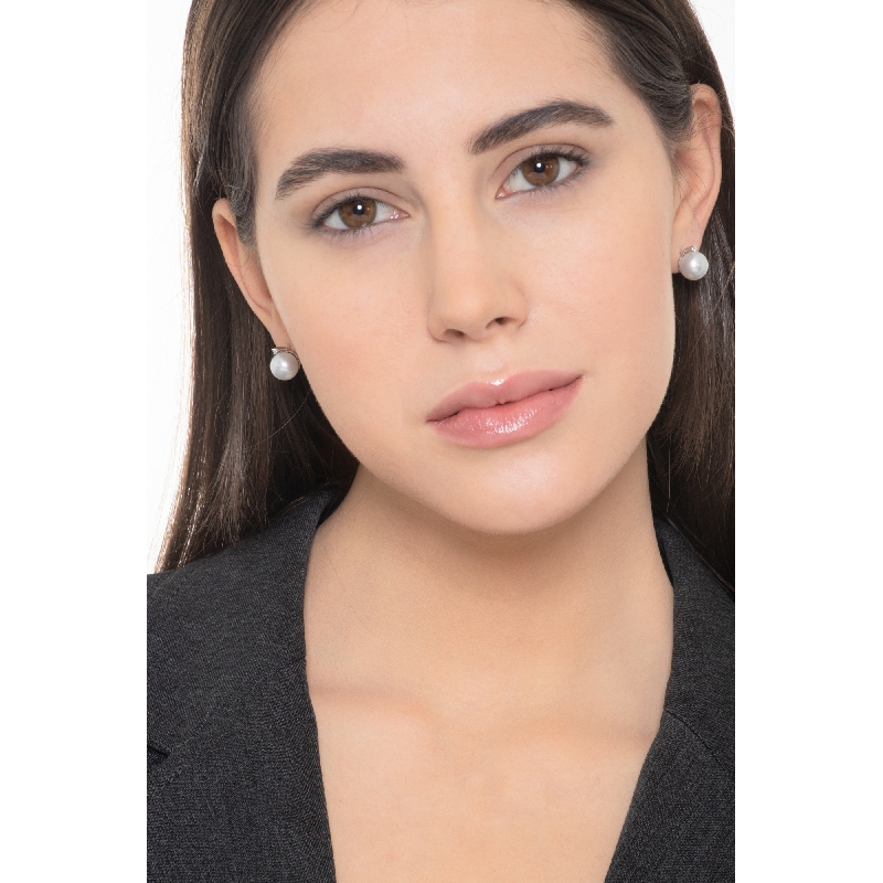 Boucles d'oreilles en or blanc 18k avec perles et diamants