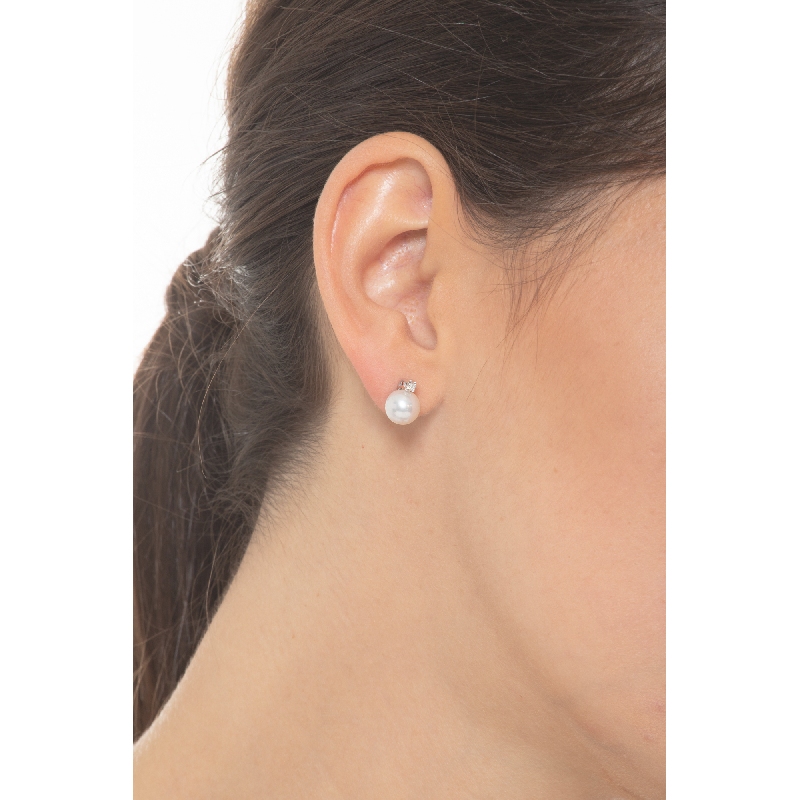 Boucles d’oreilles en or blanc 18k avec perles et diamants
