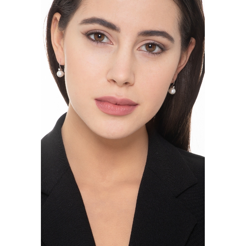 Boucles d’oreilles en or blanc 18 carats avec perles de culture 7 mm et diamants