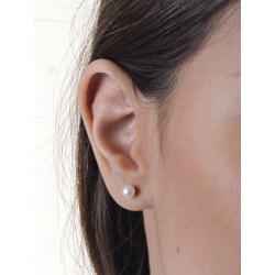 Boucles d'oreilles à clou en or jaune 18k avec perles cultivées naturelle 2