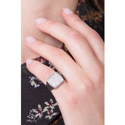 Chevalière carrée avec pavé de diamants et or blanc 18k 2