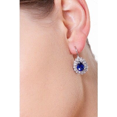 Boucles d'oreilles en or blanc 750 avec saphirs bleus