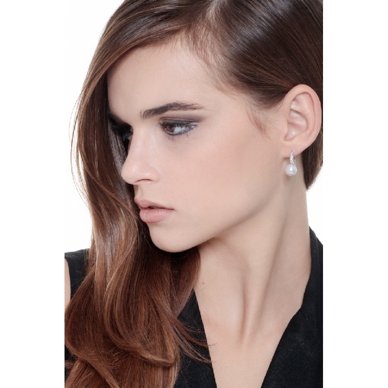 Boucles d'oreilles en or blanc 18 carats avec perle et diamants 