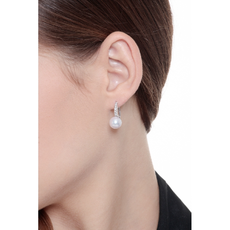 Boucles d'oreilles en or blanc 18 carats avec perle et diamants 