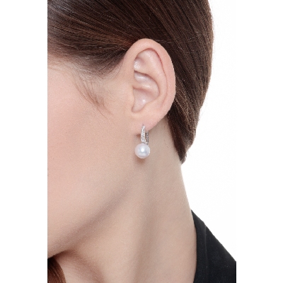 Boucles d'oreilles en or blanc 18 carats avec perle et diamants 