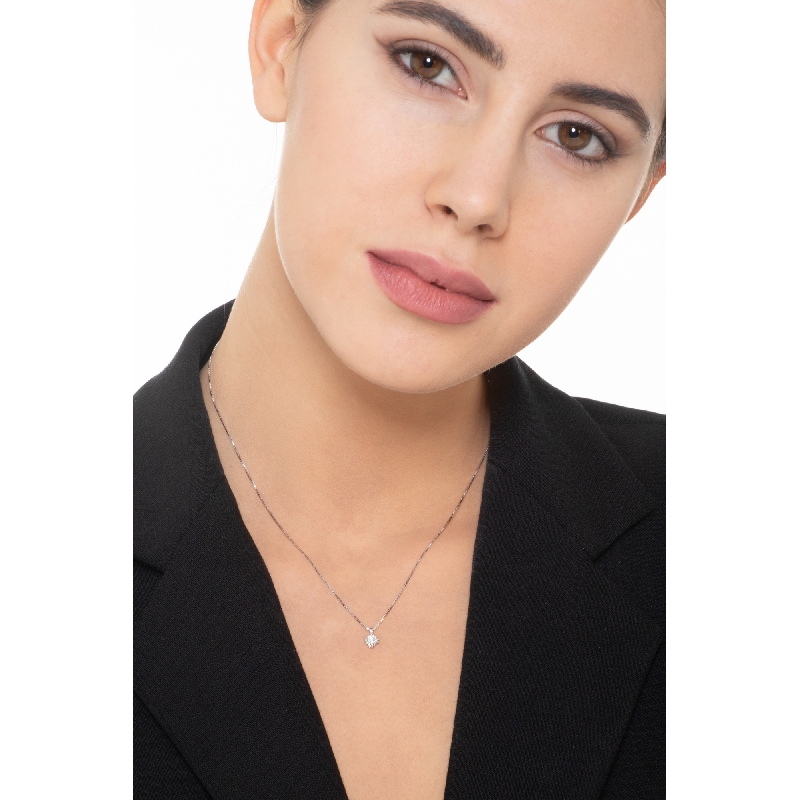Collier en or blanc 18k avec brillant 0,20 ct