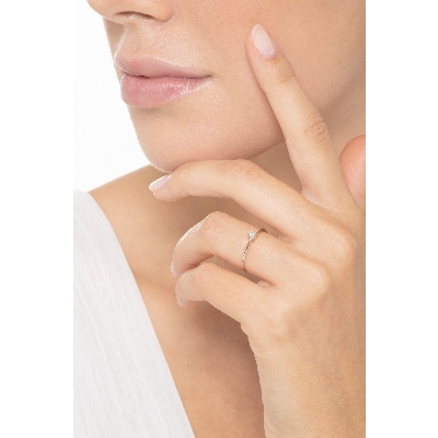 Bague 0.04 ct  solitaire en or blanc 18 carats avec diamant 