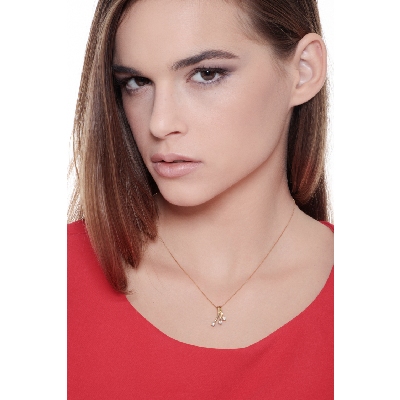 Collier en or jaune 18k avec pendentif trilogy en diamants