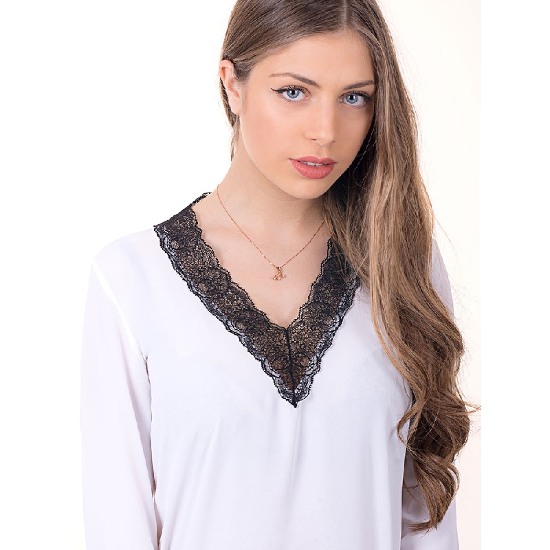 Collier or rose 18k avec pendentif trilogy diamants