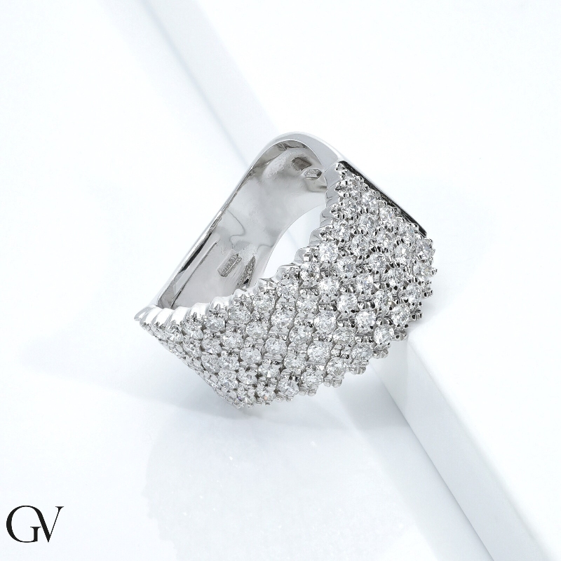 Bague bandeau or blanc 18k avec diamants