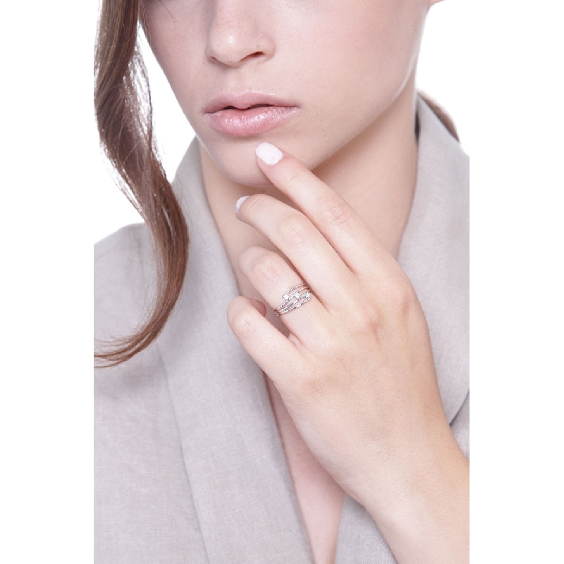 Bague trois anneaux en or 18k avec trois diamants 0,12 ct