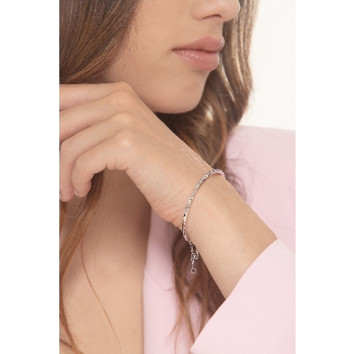 Bracelet en or blanc 18k avec diamants et fermoir sécurisé