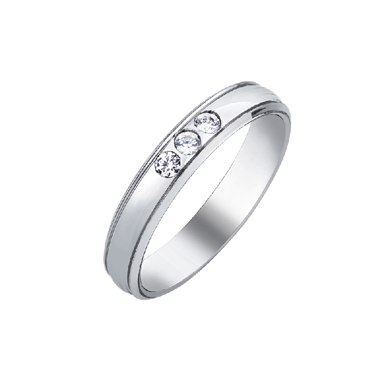 Alliance de mariage en or blanc 18k sublimée par trois diamants