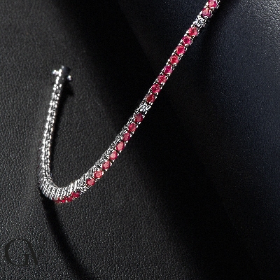 Bracelet tennis en or blanc 750 avec rubis et diamants