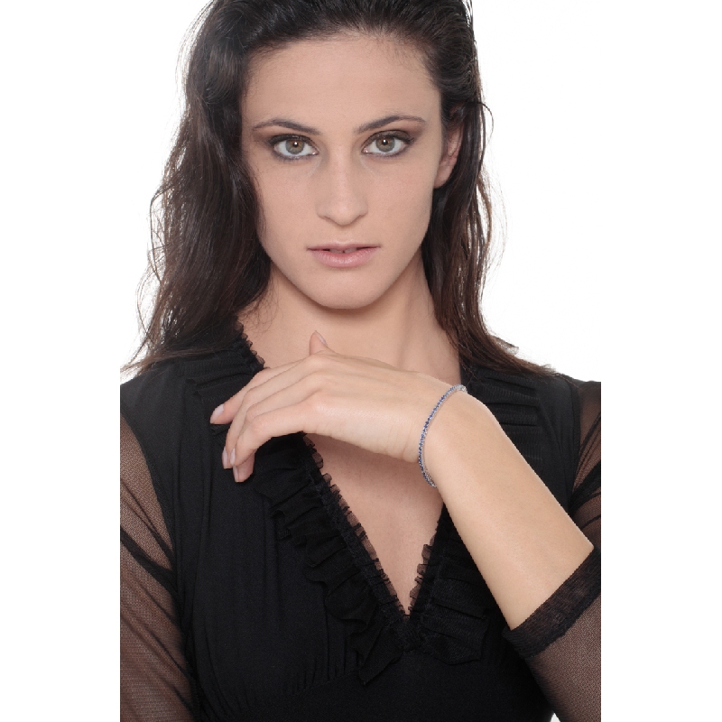 Bracelet Tennis en or blanc 18k avec saphirs bleus