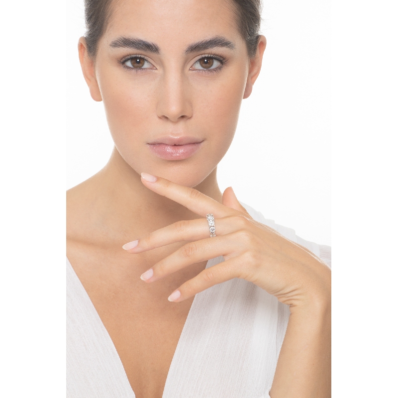 Bague demi-alliance en or blanc 18k avec diamants