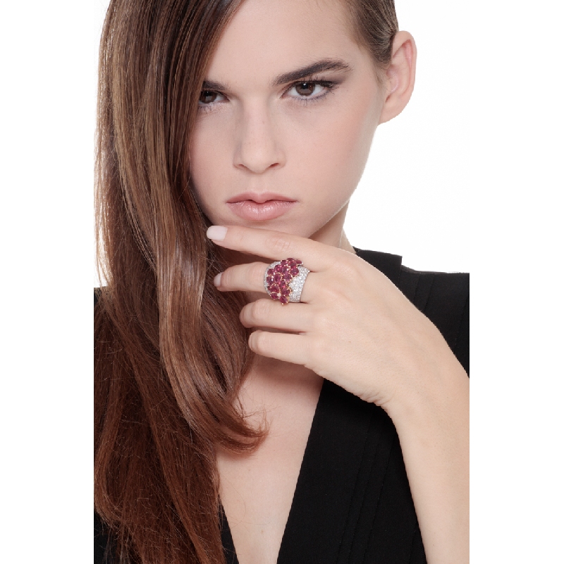 Bague fleurs de rubis pour femme en or blanc 18k et diamants