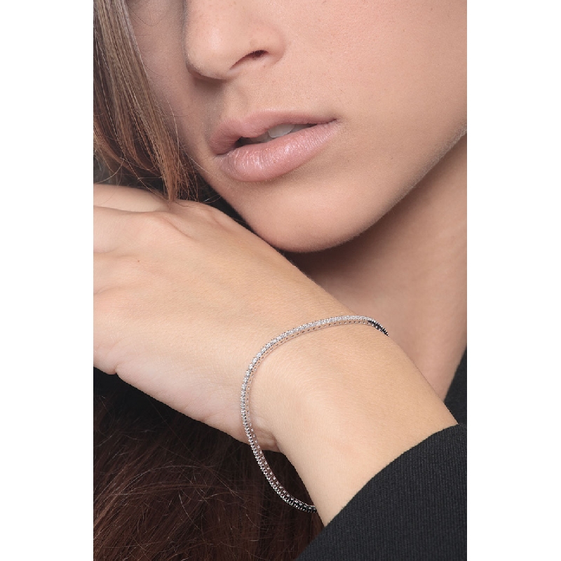 Bracelet tennis en or blanc 18k avec diamants 