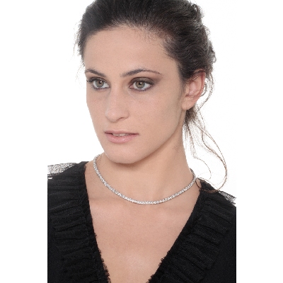 Collier rivière en or blanc 750 avec diamants