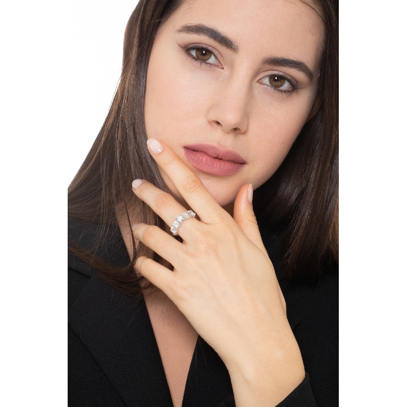 Bague en or blanc 18k avec 5 diamants 1.90 ct