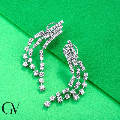 Boucles d’oreilles cascade tennis en or blanc 18k avec diamants