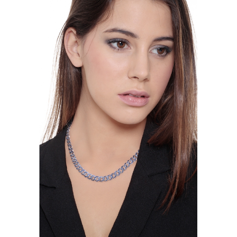 Collier élégant or blanc 18k maillons sertis de saphirs