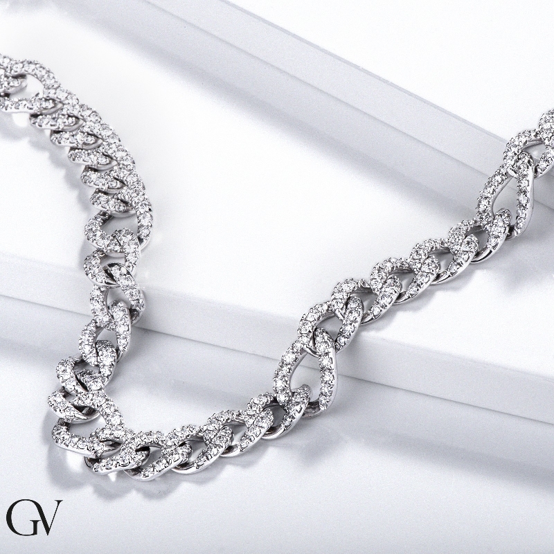 Collier en maille gourmette en or blanc 18 carats avec des diamants