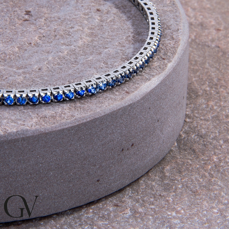 Bracelet  en or blanc 18k Tennis avec saphirs bleus