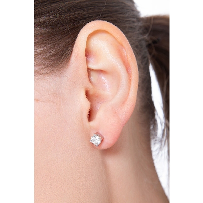 Boucles d'oreilles en or blanc 18k avec diamants 1.20 tot