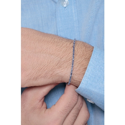 Bracelet  en or blanc 18k Tennis avec saphirs bleus