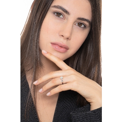 Bague solitaire avec diamant 0.90 carat en or blanc 18Kt