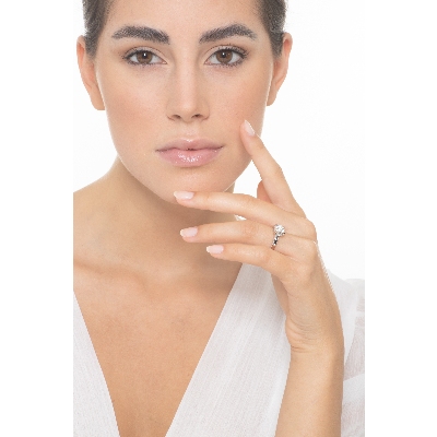 Bague solitaire ligne classique en or blanc 18 carats avec diamant 1 ct