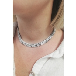 Collier en or blanc 18k avec des diamants 2