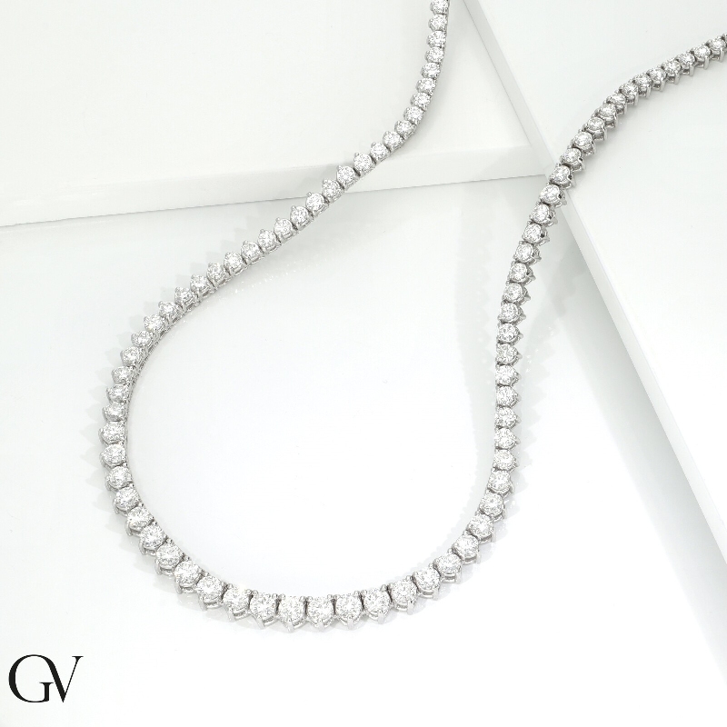 Collier tennis dégradé en or blanc 18 carats avec diamants