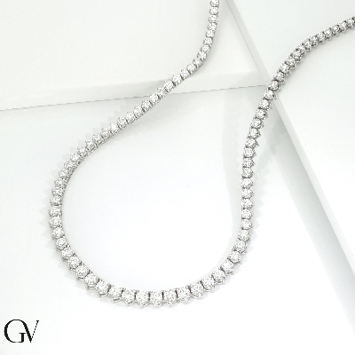 Collier tennis dégradé en or blanc 18 carats avec diamants