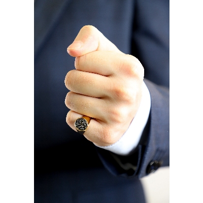 Bague pavé en or rose 18 carats diamants noirs 