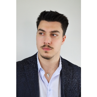 Collier homme en or blanc pendentif à croix avec diamants or blanc 18k