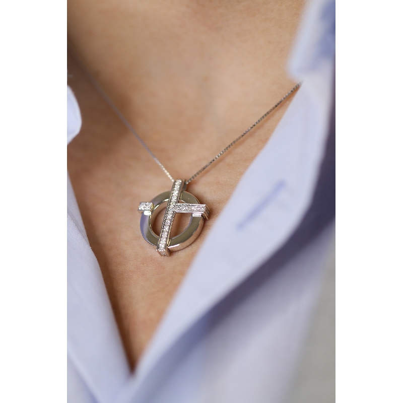 Collier pour homme avec croix en or blanc 18 carats avec diamants