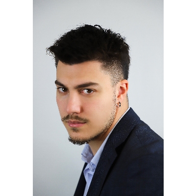 Créole unique en or blanc 18k avec diamants noirs