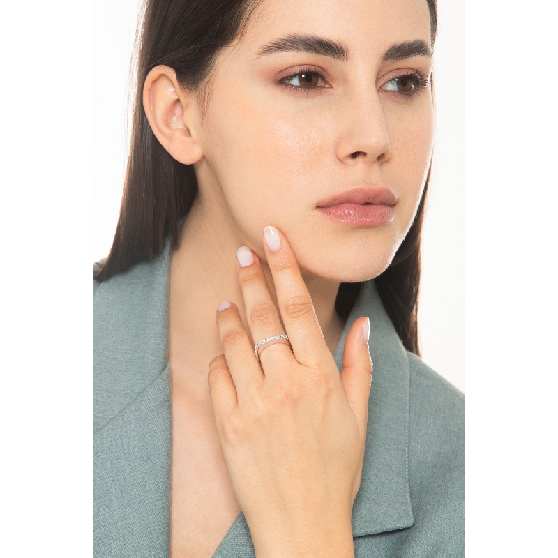 Bague carrée en or blanc 18k avec diamants