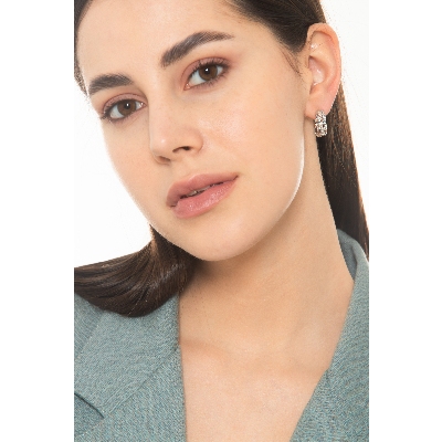 Boucles d’oreilles créoles design en or blanc 18k avec diamants