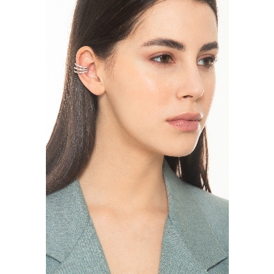 Mono boucle d’oreille en or blanc 18k avec trois rangées de diamants