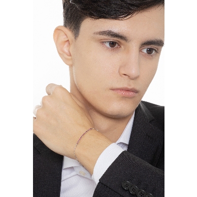 Bracelet en or blanc 18 carats avec une barre de rubis